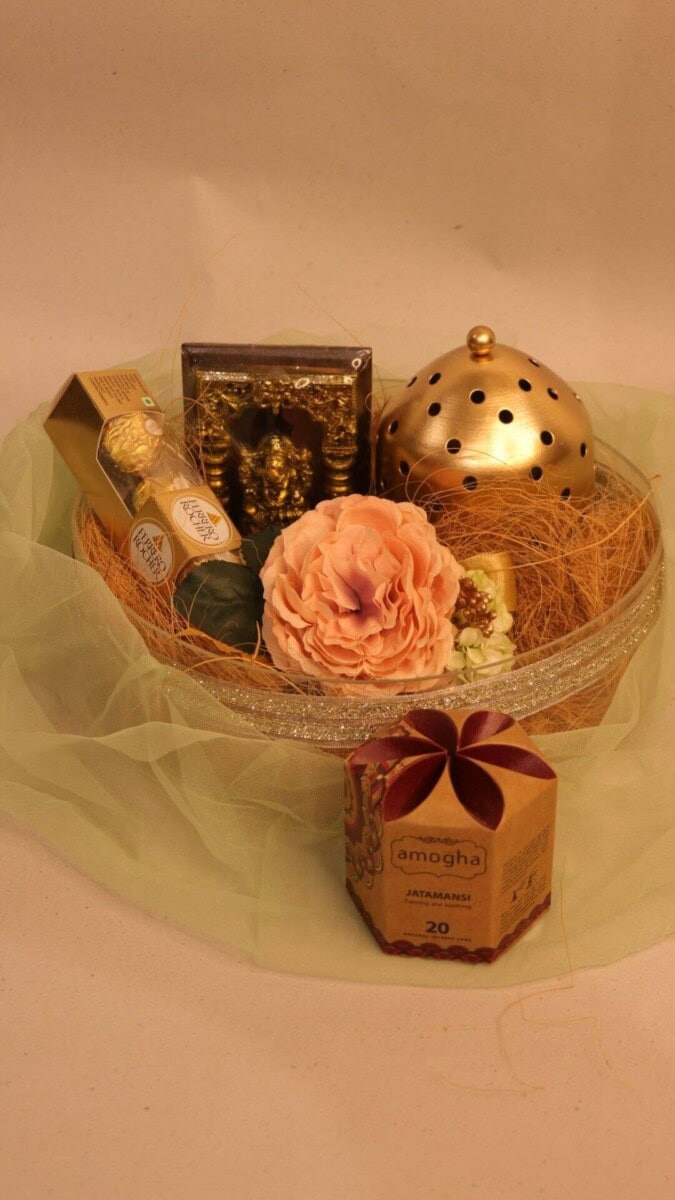 Elegant Diwali Gift Hamper with Ganesha Idol
