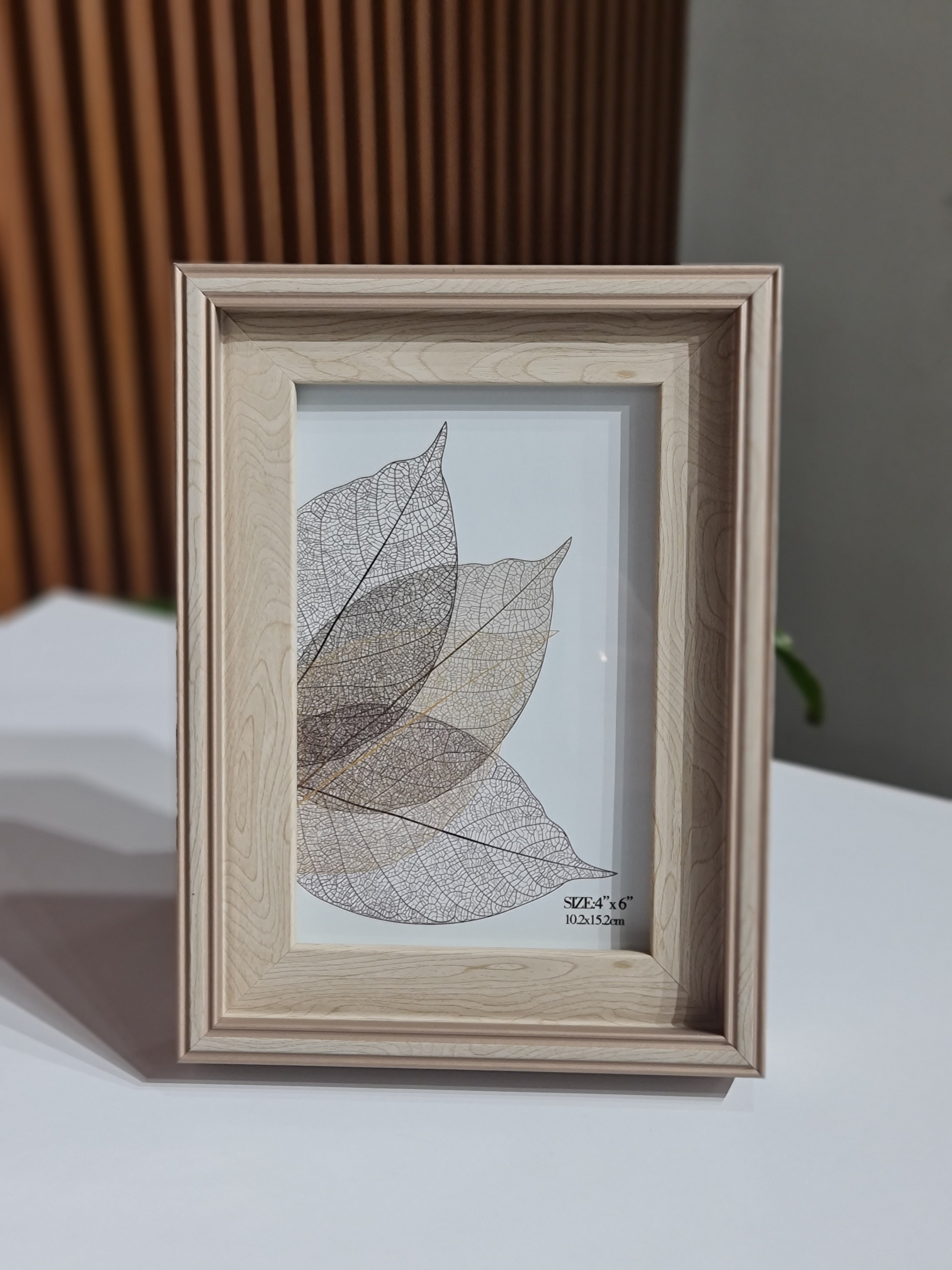 Modern Beige Wood Grain 4x6 Photo Frame – Classic Tabletop Frame