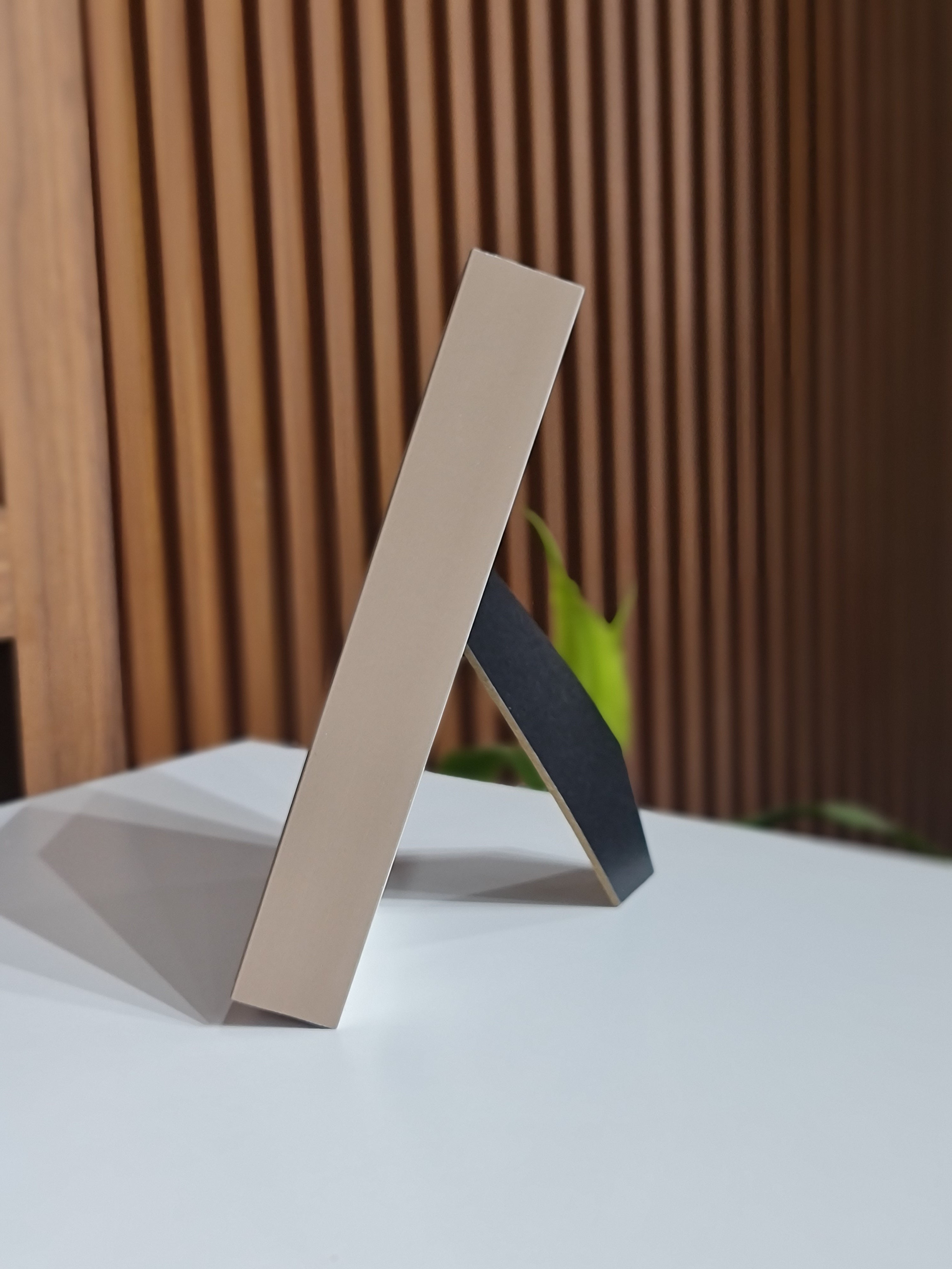 Modern Beige Wood Grain 4x6 Photo Frame – Classic Tabletop Frame