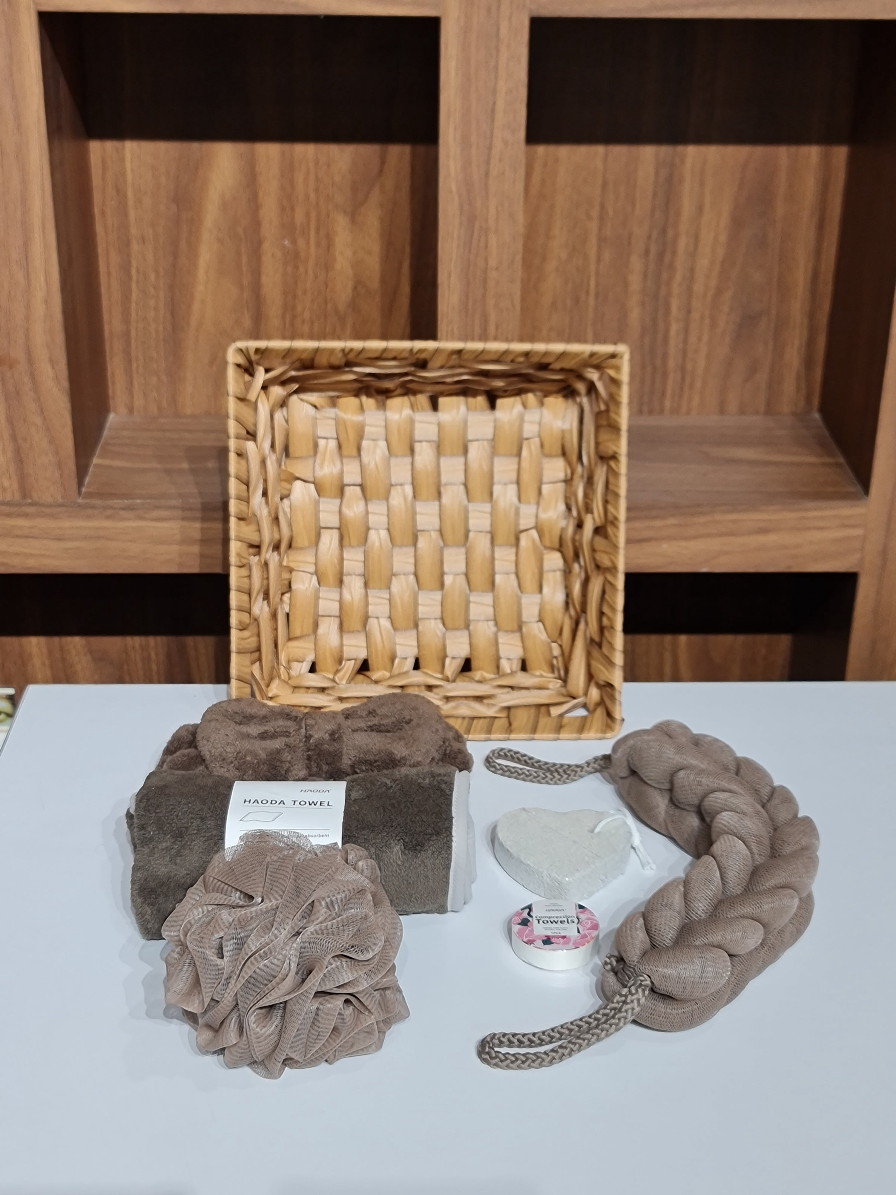 Spa Gift Basket Set- 7-in-1 Bath & Body Gift Basket