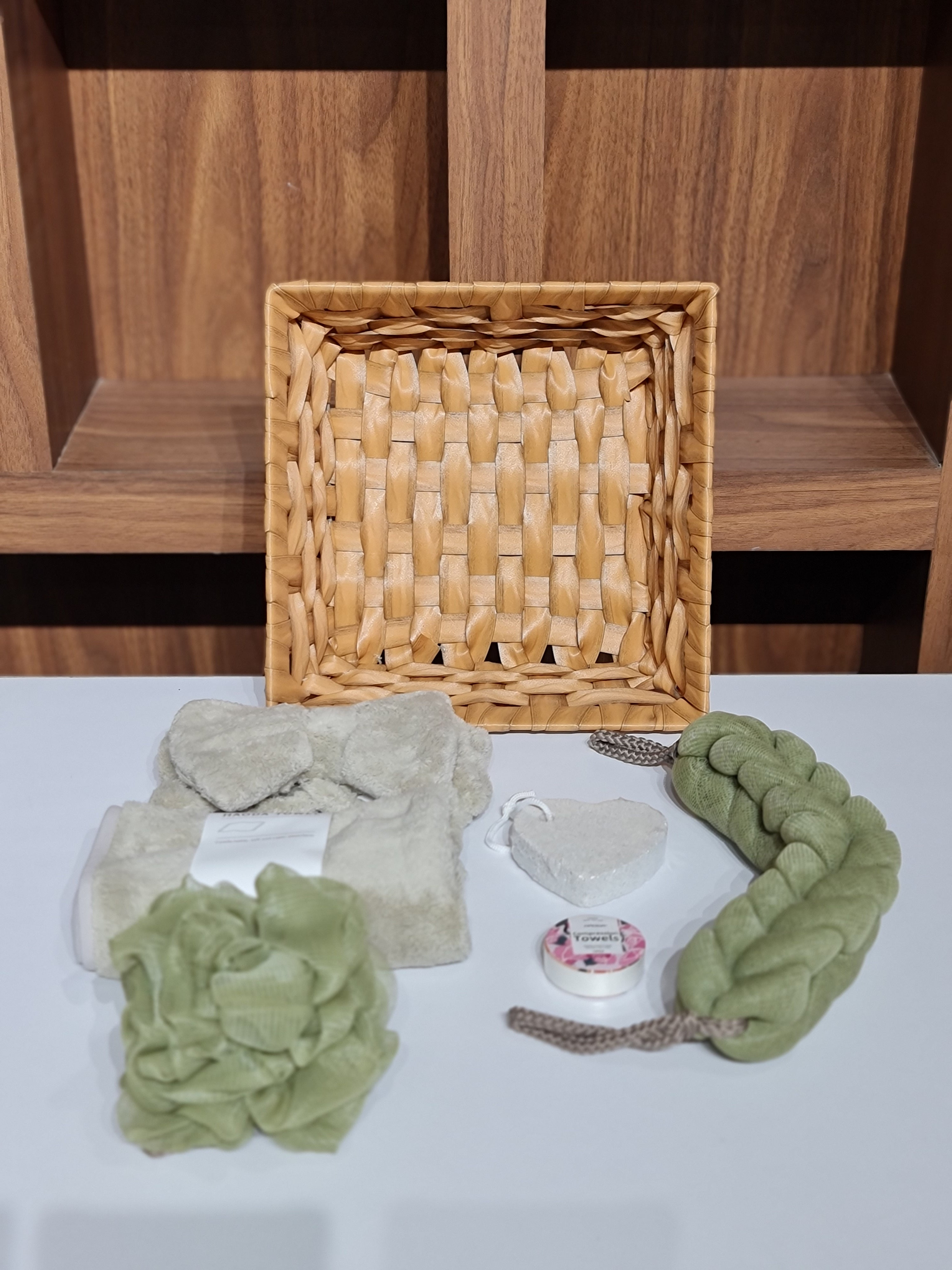 Spa Gift Basket Set- 7-in-1 Bath & Body Gift Basket