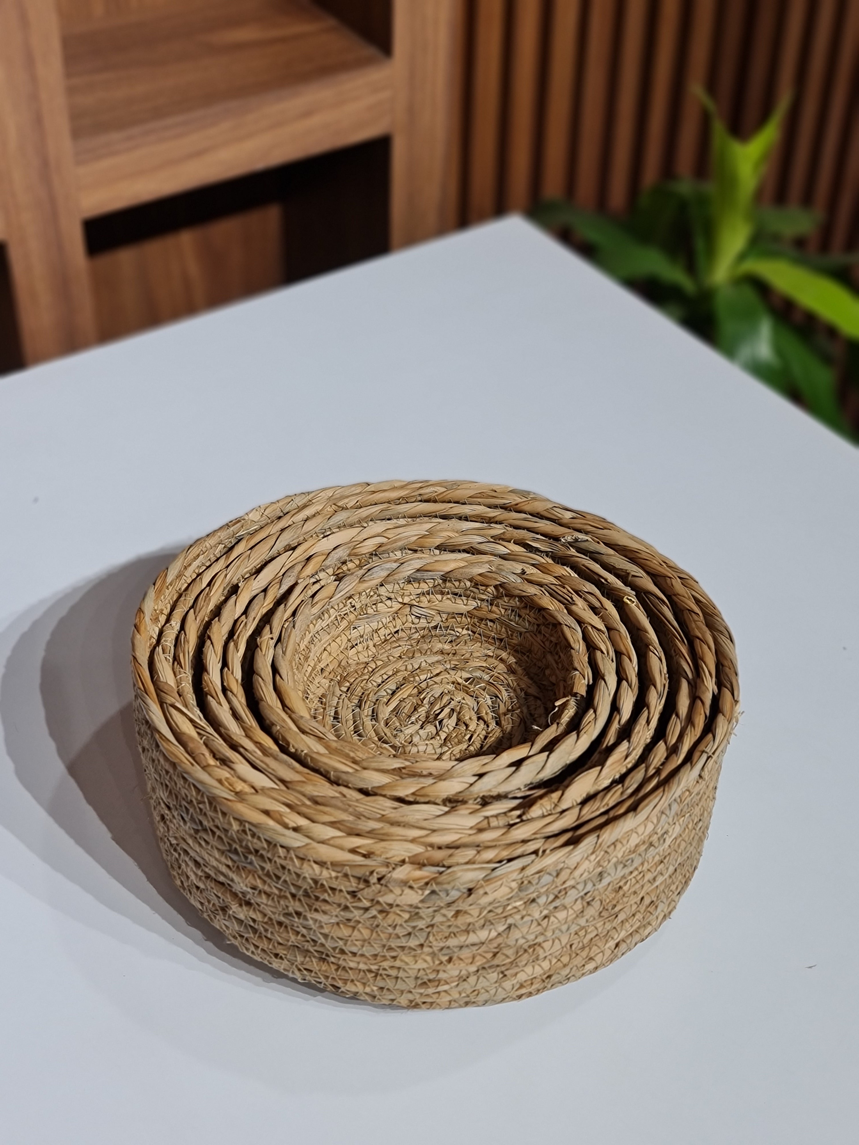 7-Piece Wicker Basket Set Natural Seagrass Nesting Baskets