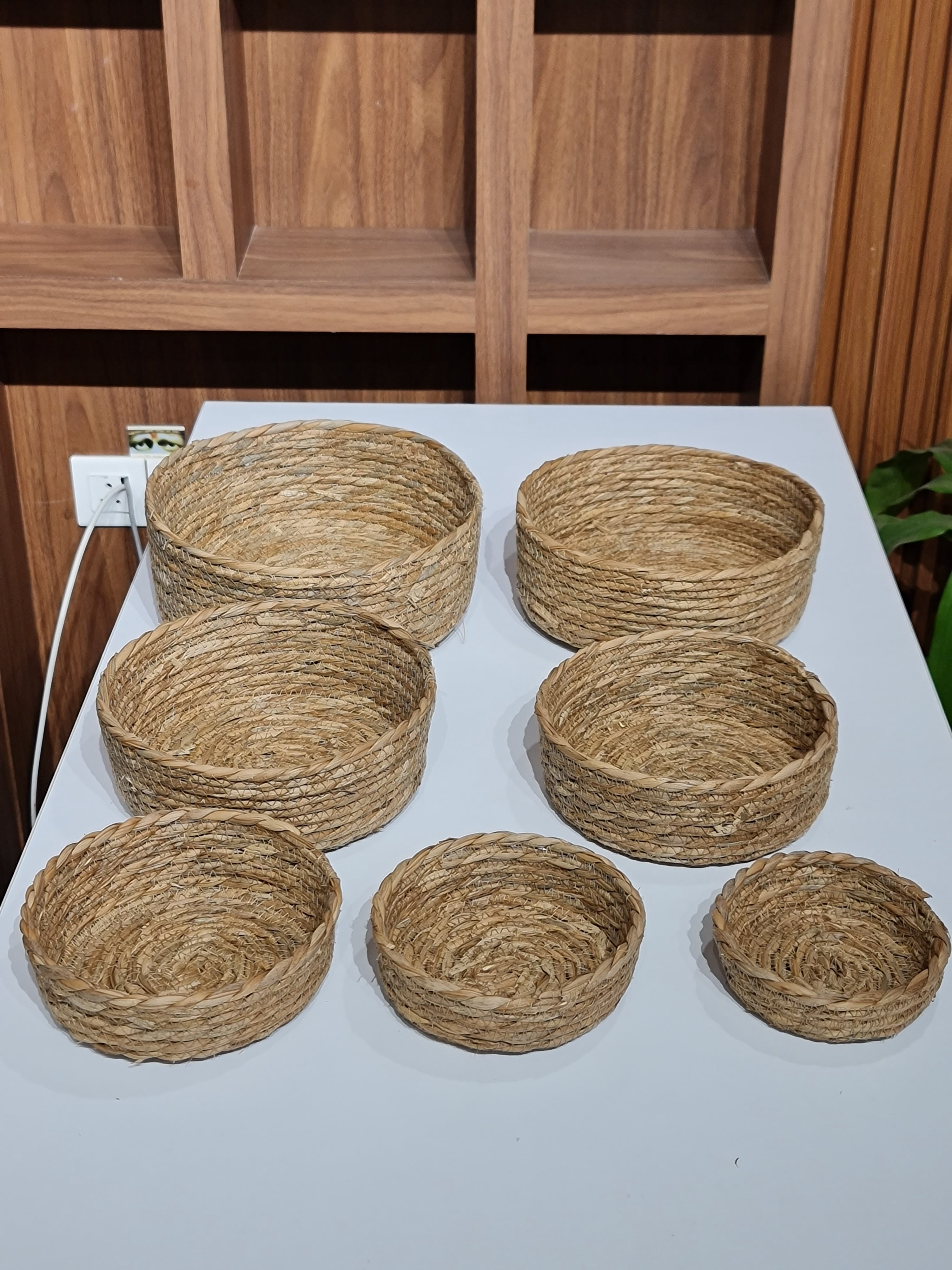 7-Piece Wicker Basket Set Natural Seagrass Nesting Baskets