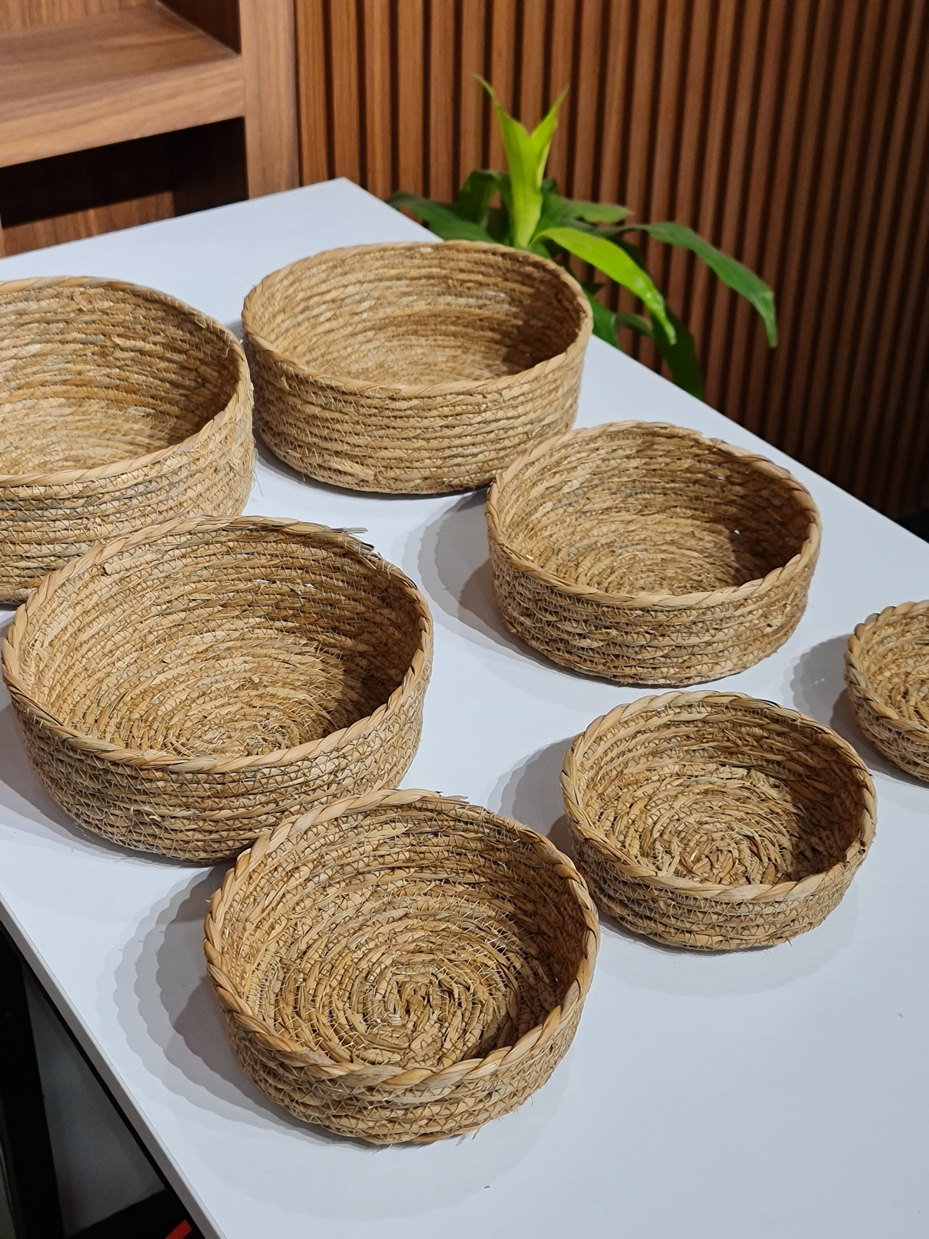 7-Piece Wicker Basket Set Natural Seagrass Nesting Baskets