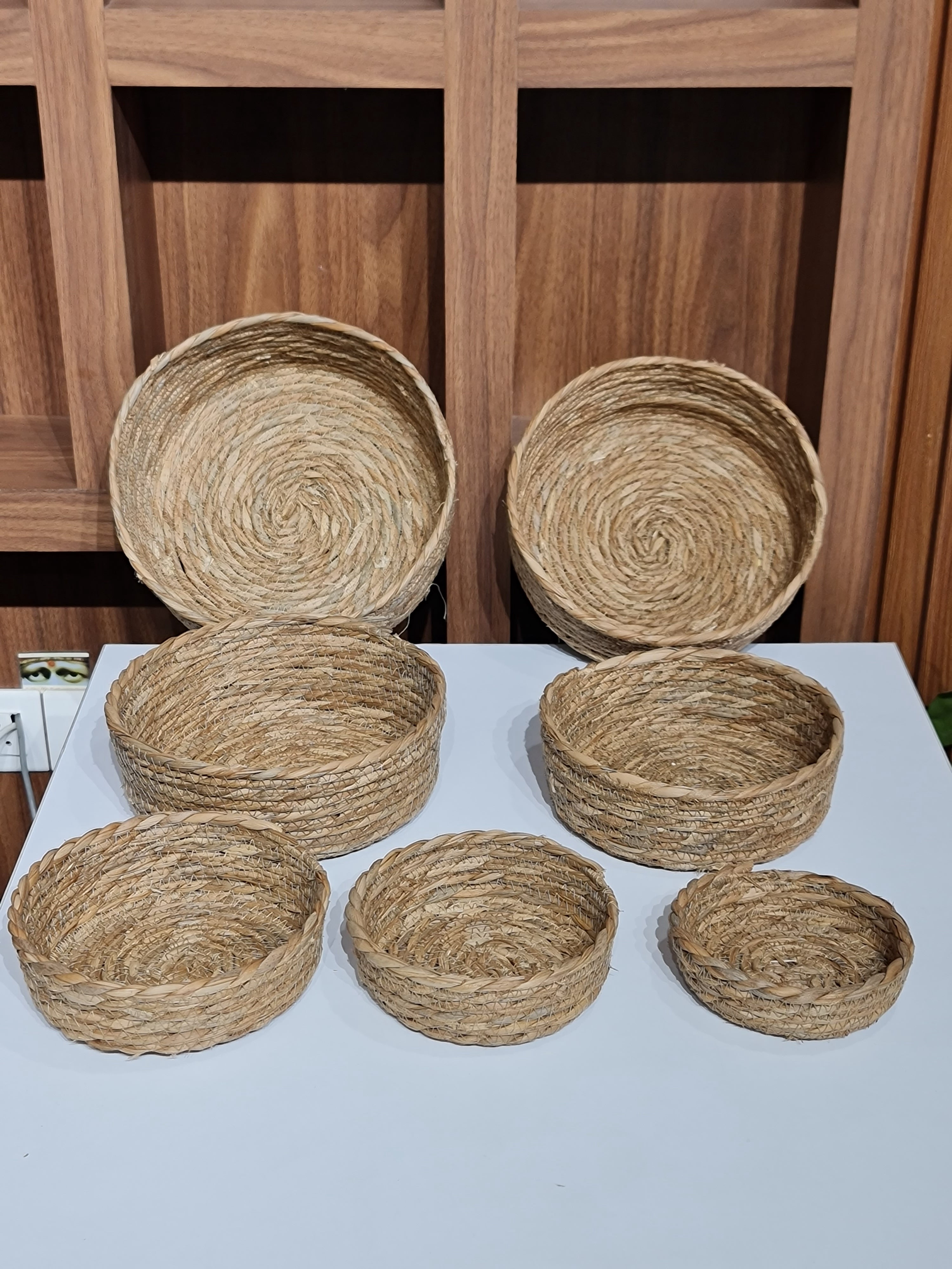 7-Piece Wicker Basket Set Natural Seagrass Nesting Baskets