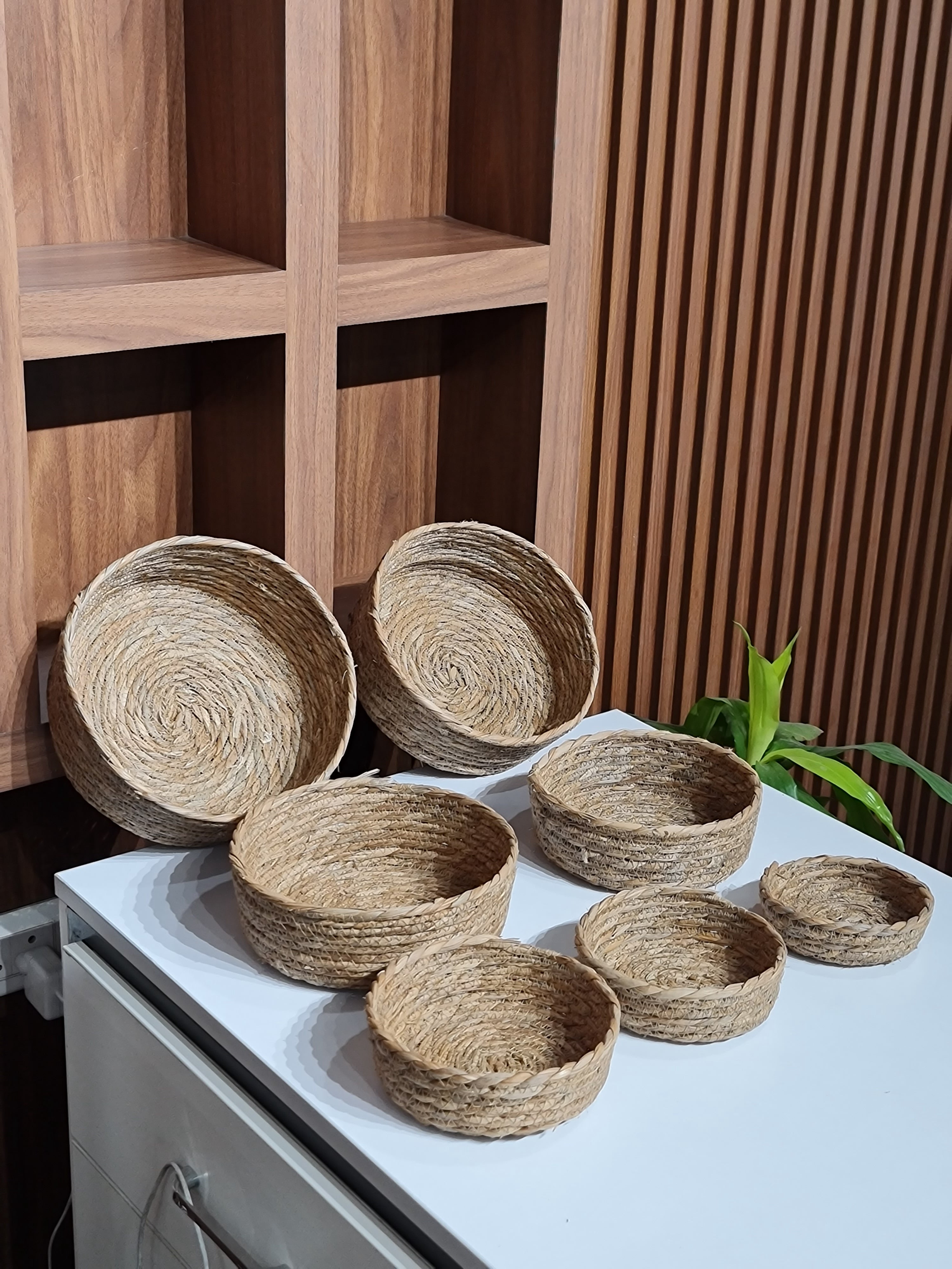 7-Piece Wicker Basket Set Natural Seagrass Nesting Baskets