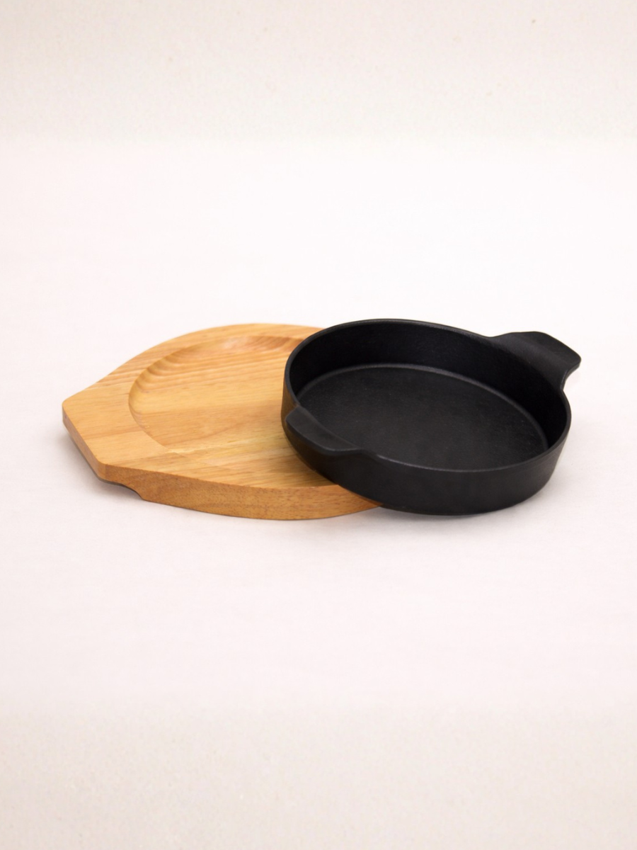 Cast Iron Provoleta Pan with Wooden Serving Tray