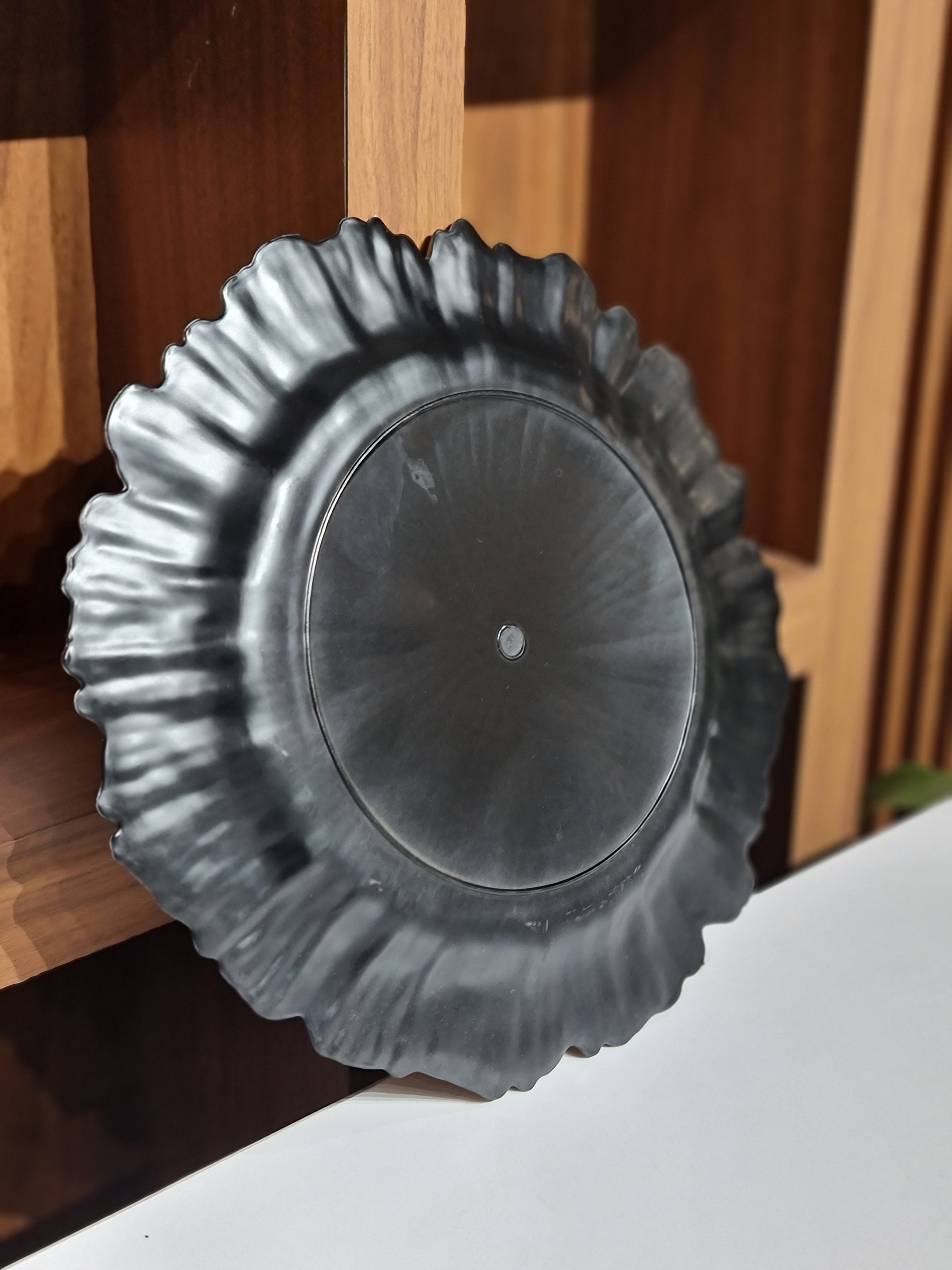 Set of 6 Gold Reef Charger Plates | 34CM Round Scalloped Edge Dinner Chargers