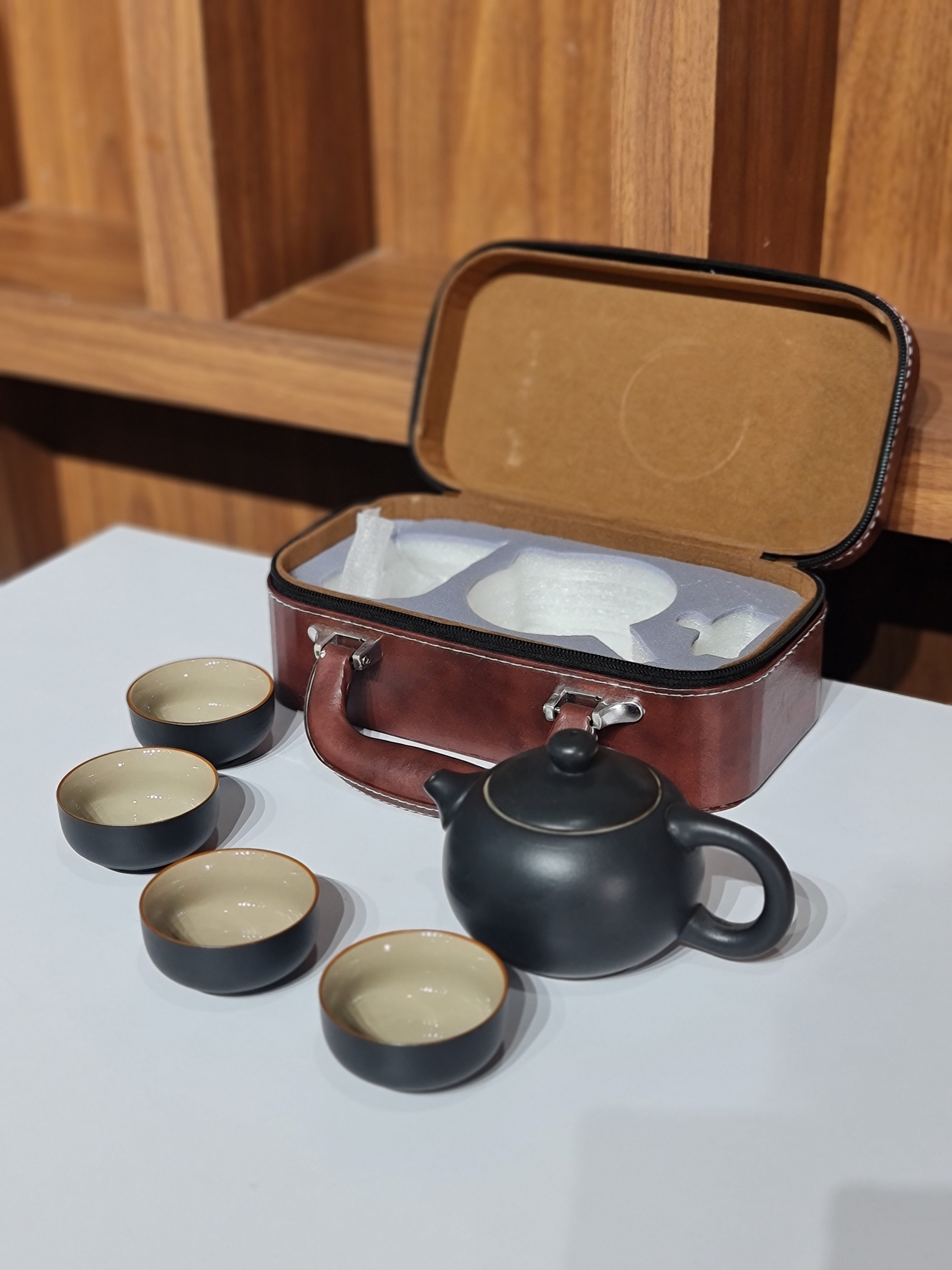Portable Travel Tea Set with PU Leather Carrying Case – 4 Cups & Teapot