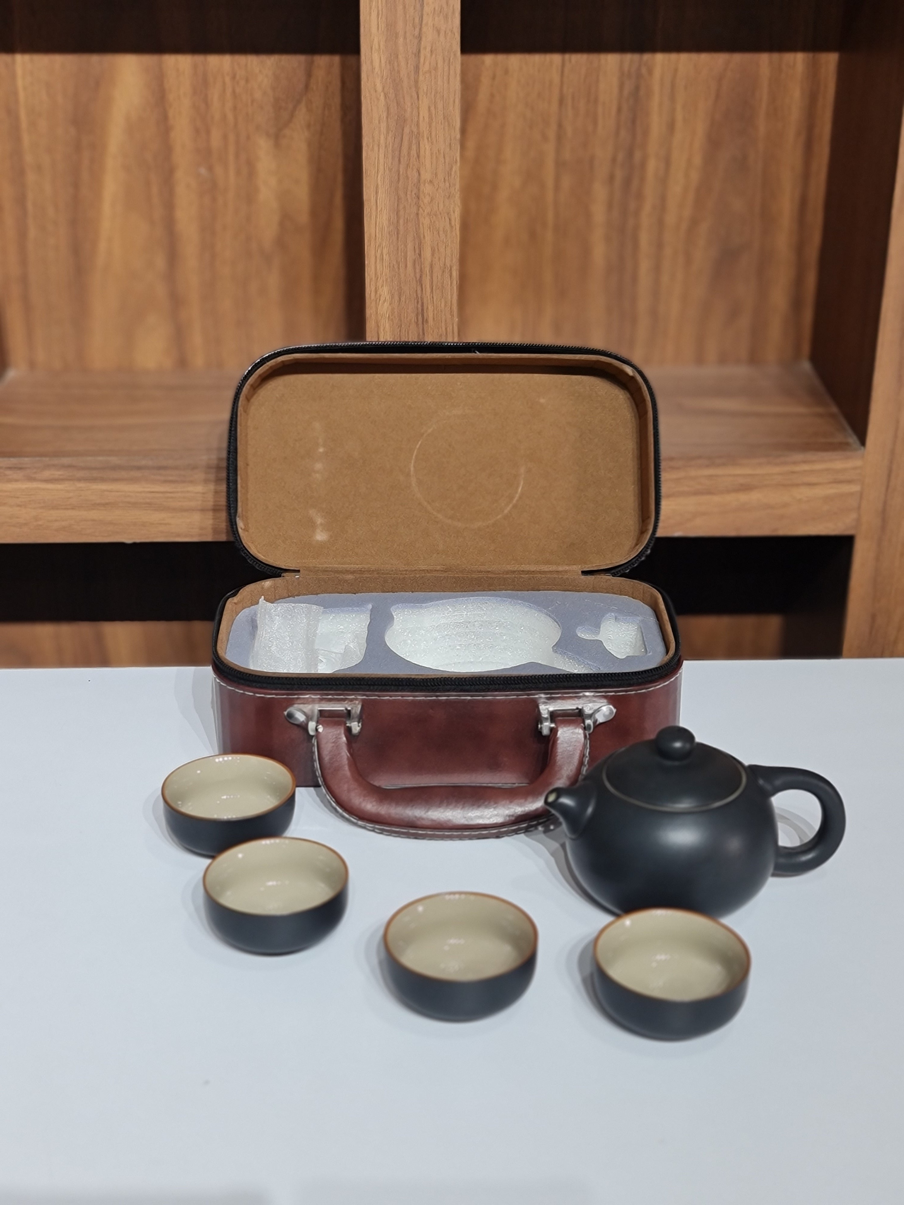 Portable Travel Tea Set with PU Leather Carrying Case – 4 Cups & Teapot