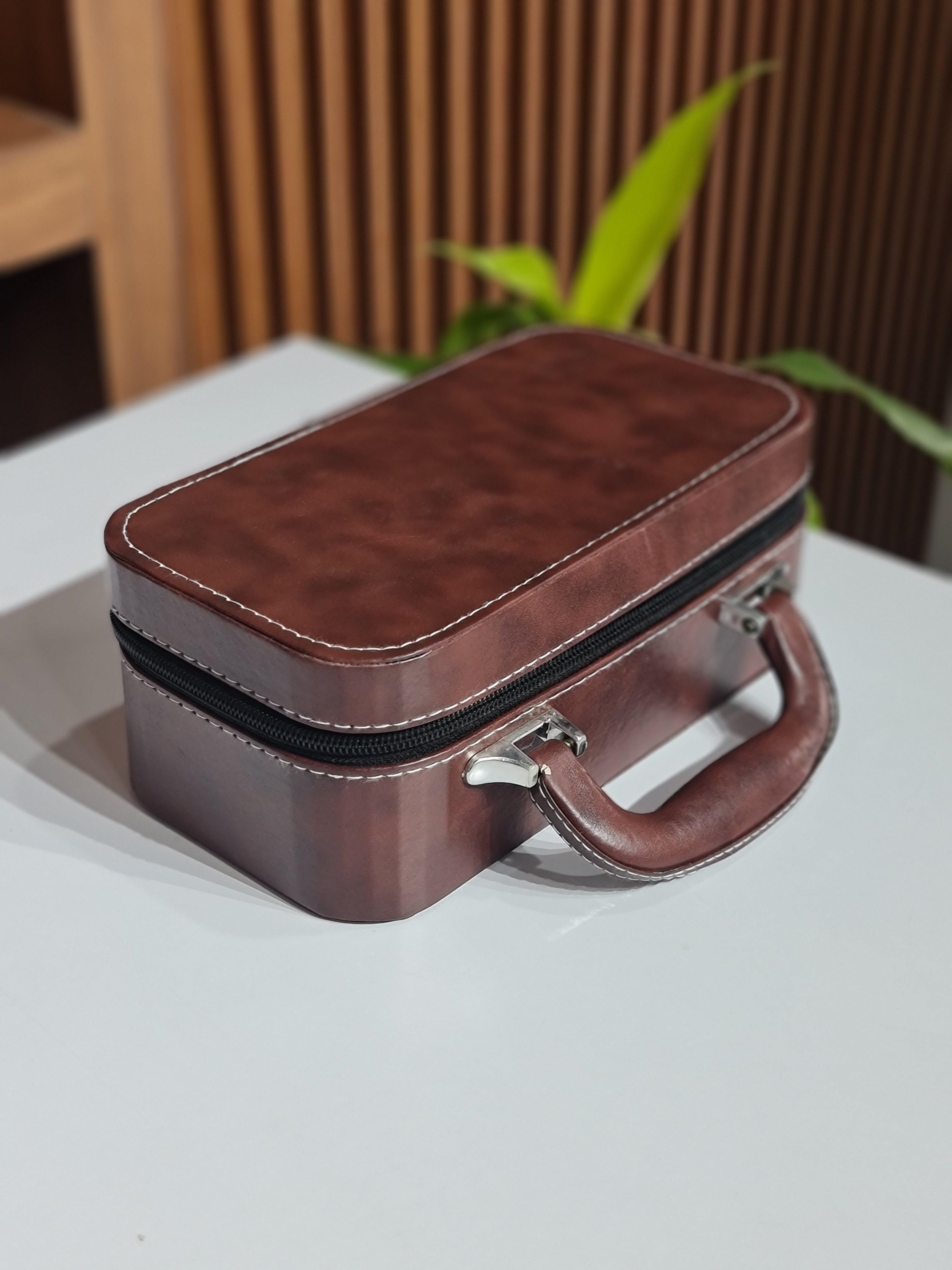 Portable Travel Tea Set with PU Leather Carrying Case – 4 Cups & Teapot