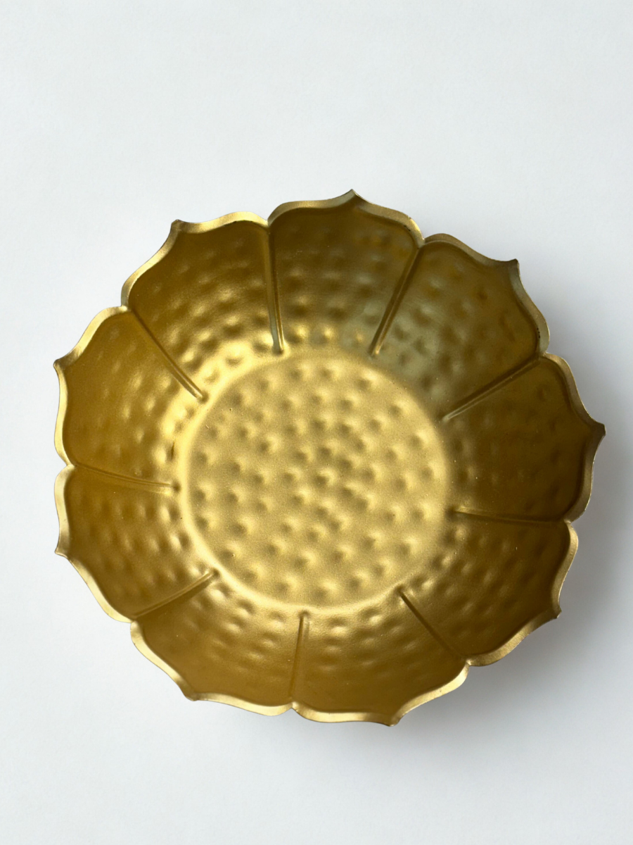 Decorative Brass Urli Bowl for Floating Flowers – Elegant Home Decor Accent