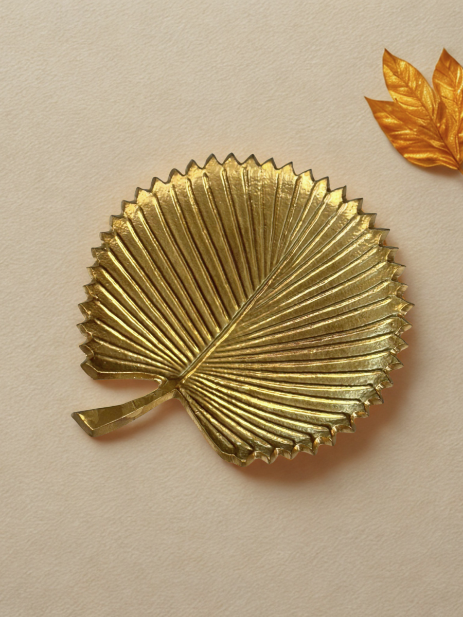 Leon Gold Metal Leaf Trinket Platter