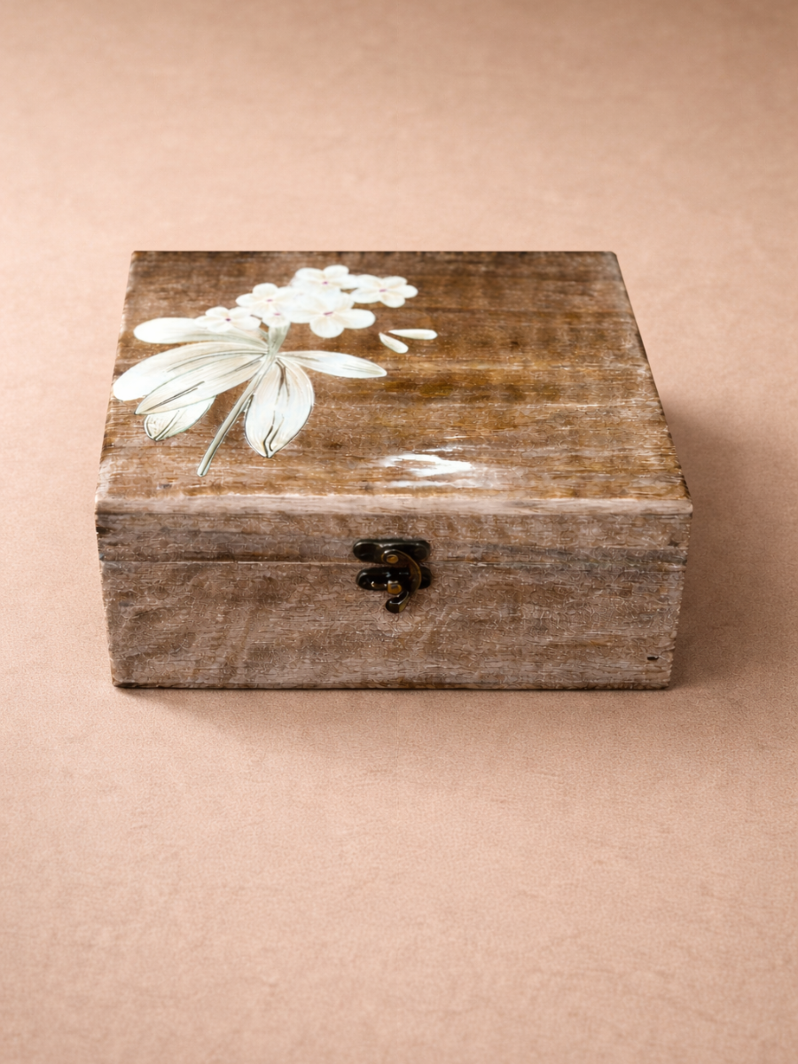 Hand-Painted Daisy Wooden Storage Box (21 cm lenth X 10 cm height X 21 Cm Width )