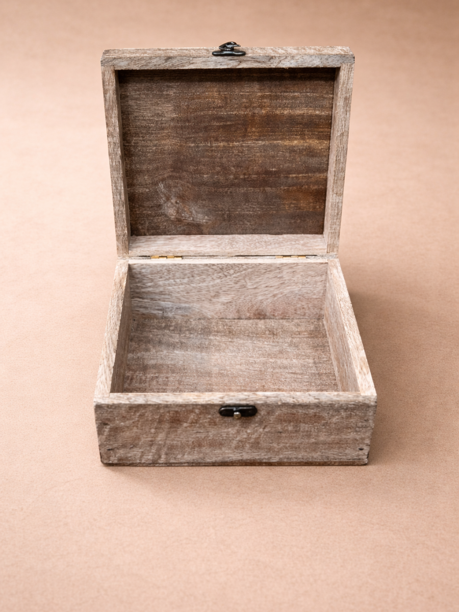 Hand-Painted Daisy Wooden Storage Box (21 cm lenth X 10 cm height X 21 Cm Width )