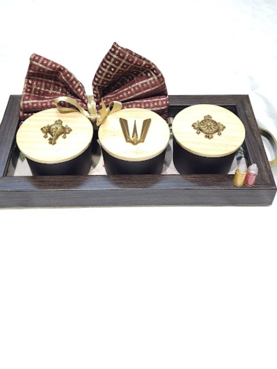 Traditional Thamboolam Gift with Shanka Chakra Nama